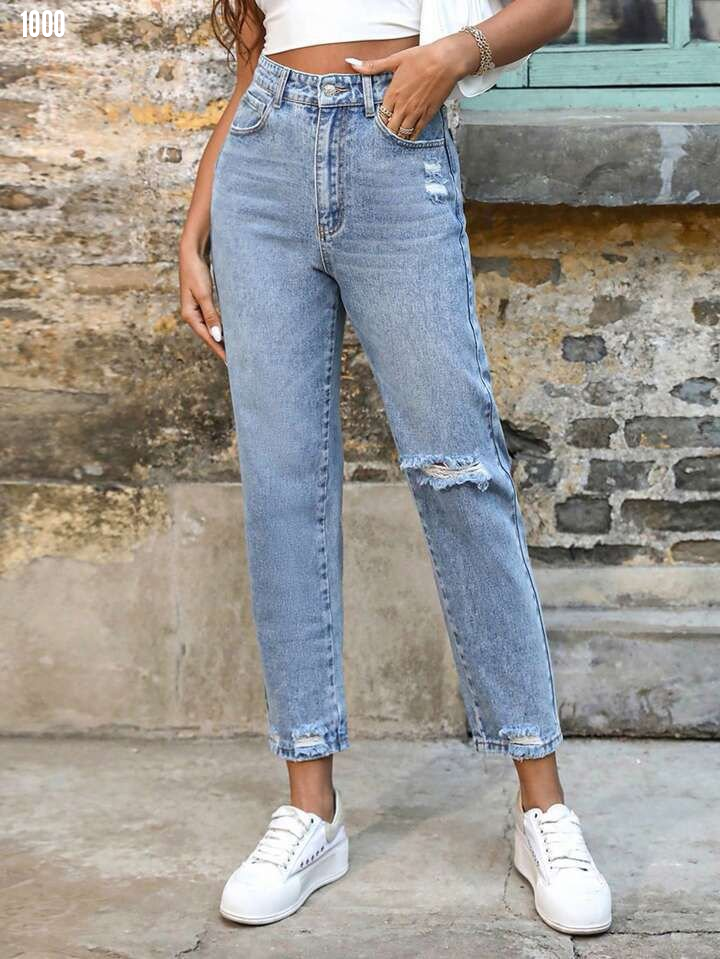 Kadın açık mavi yırtık mom fit kot pantolon